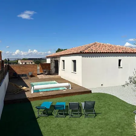 Vila De Avec Piscine